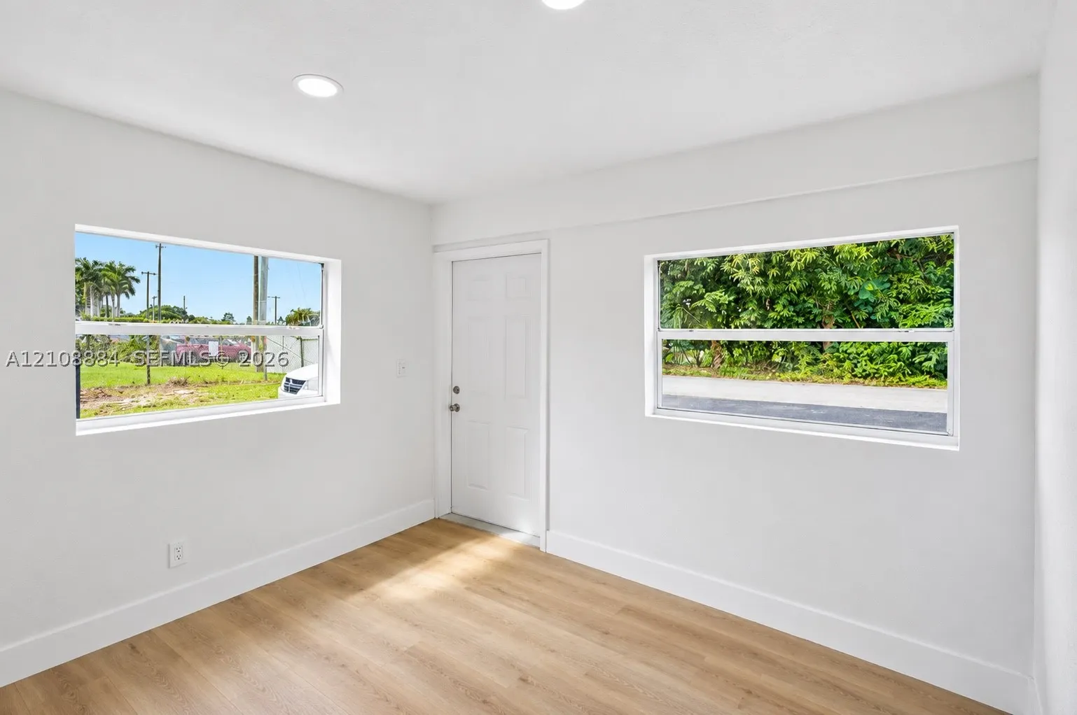 5201 SW 28th Ter