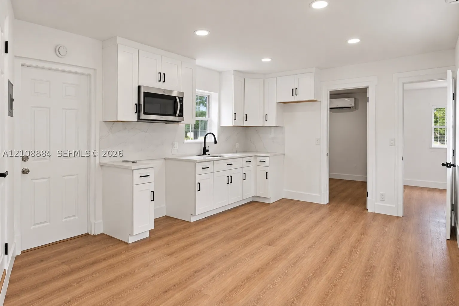 5201 SW 28th Ter