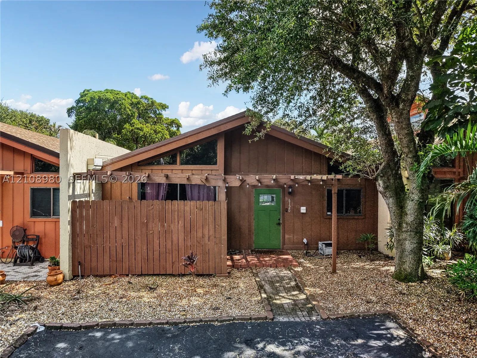 6120 NW 34th Way