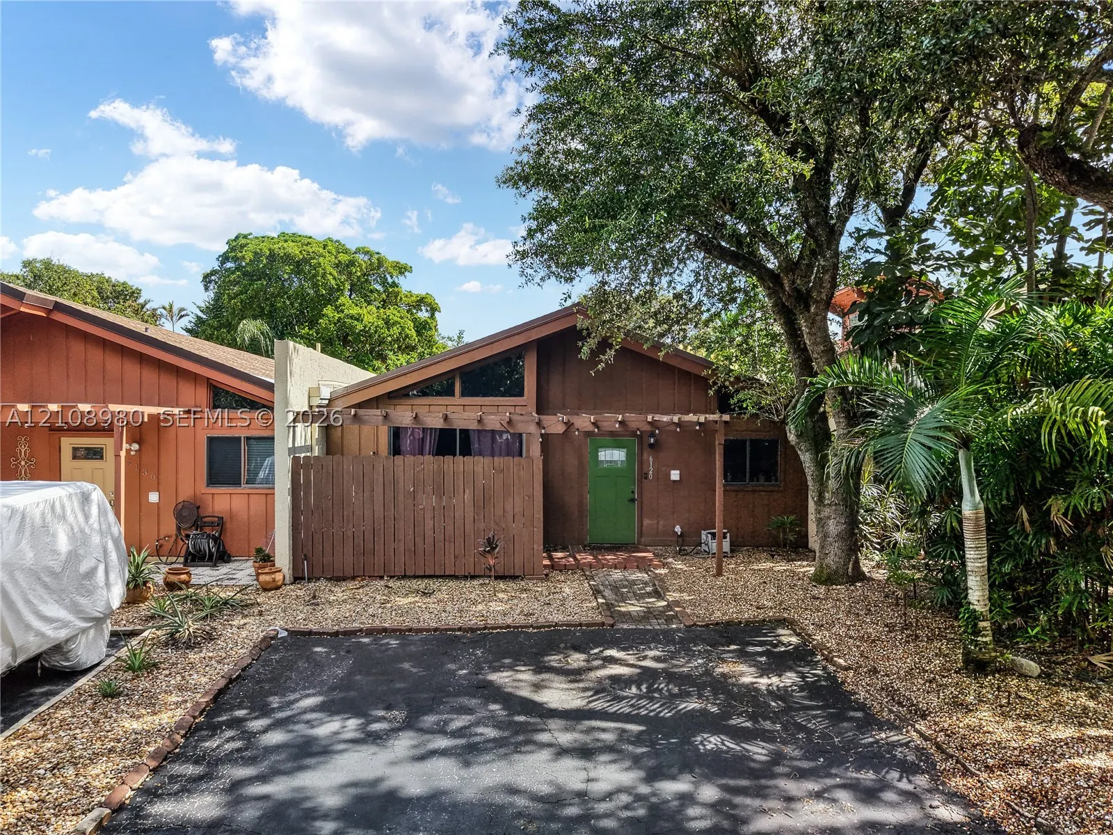 6120 NW 34th Way