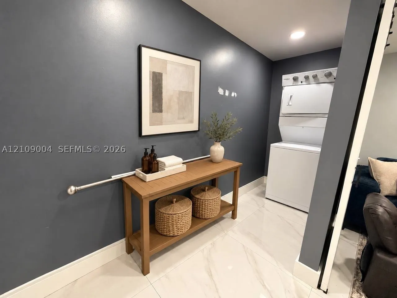 971 W 80th Pl