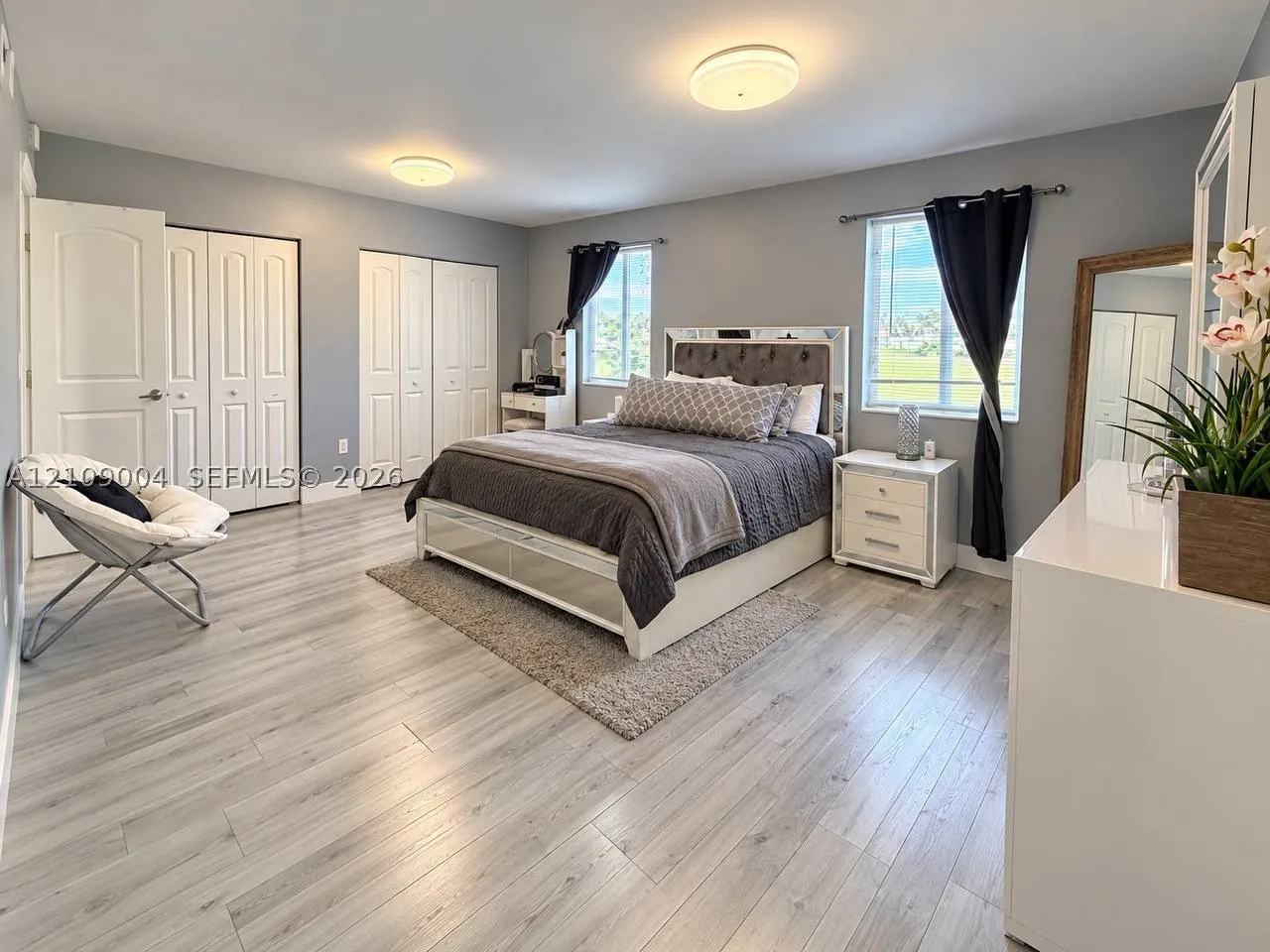 971 W 80th Pl