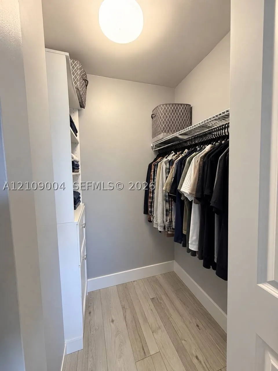 971 W 80th Pl