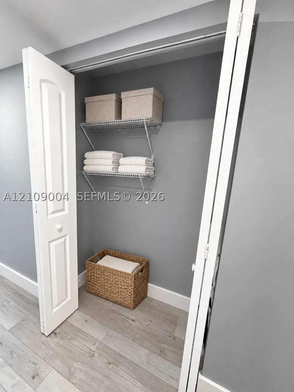 971 W 80th Pl
