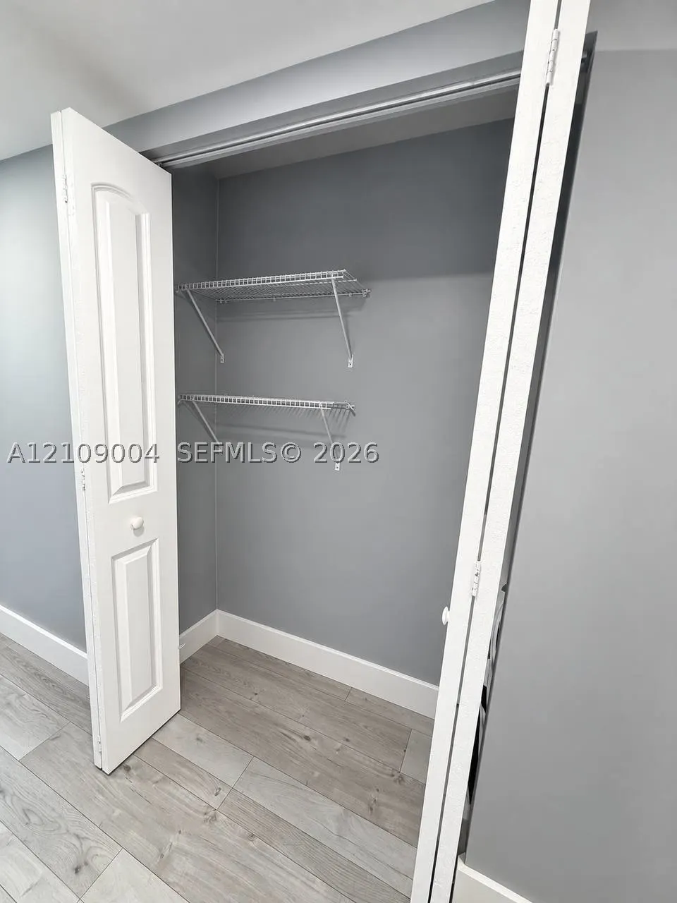 971 W 80th Pl