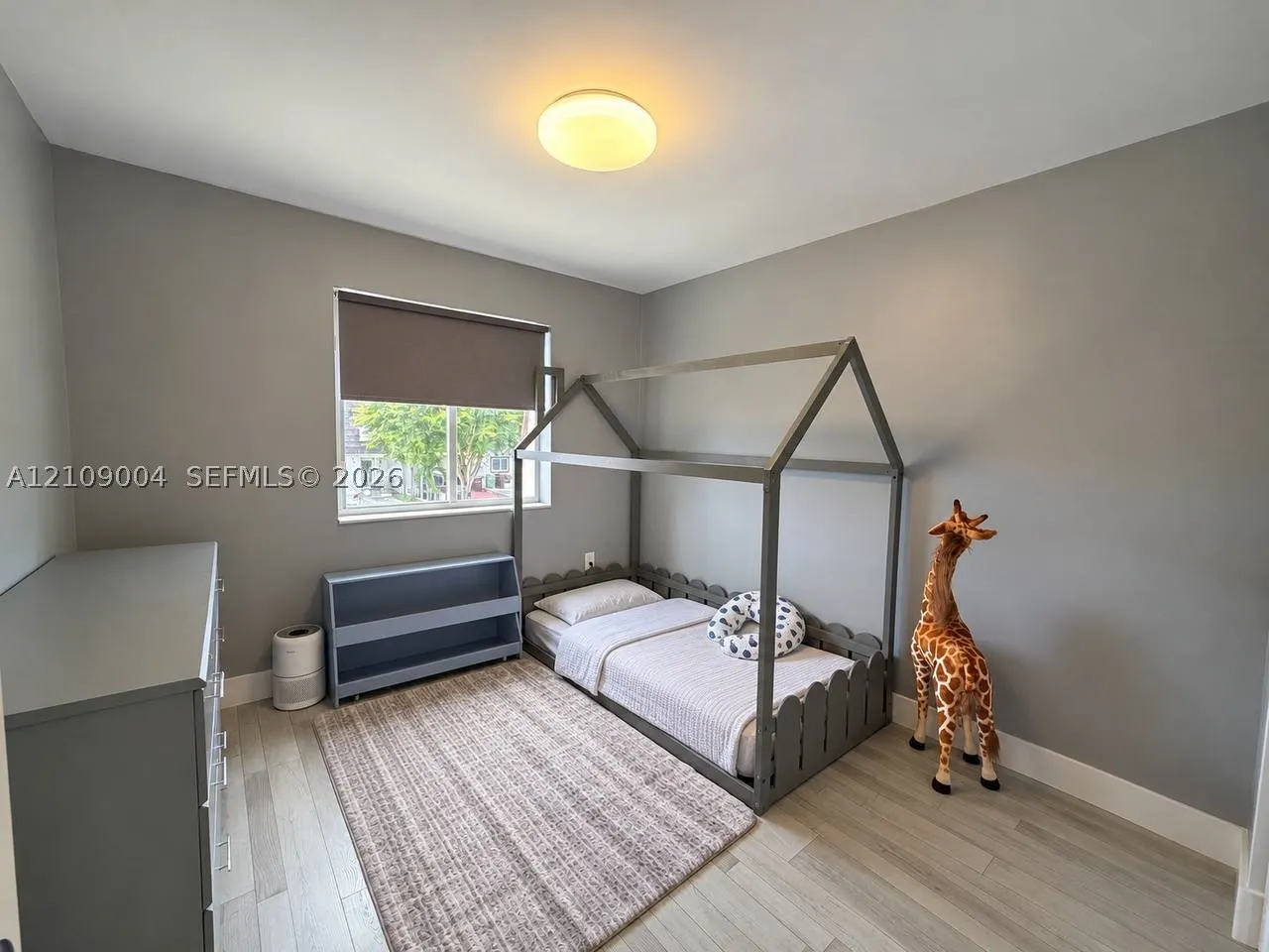 971 W 80th Pl
