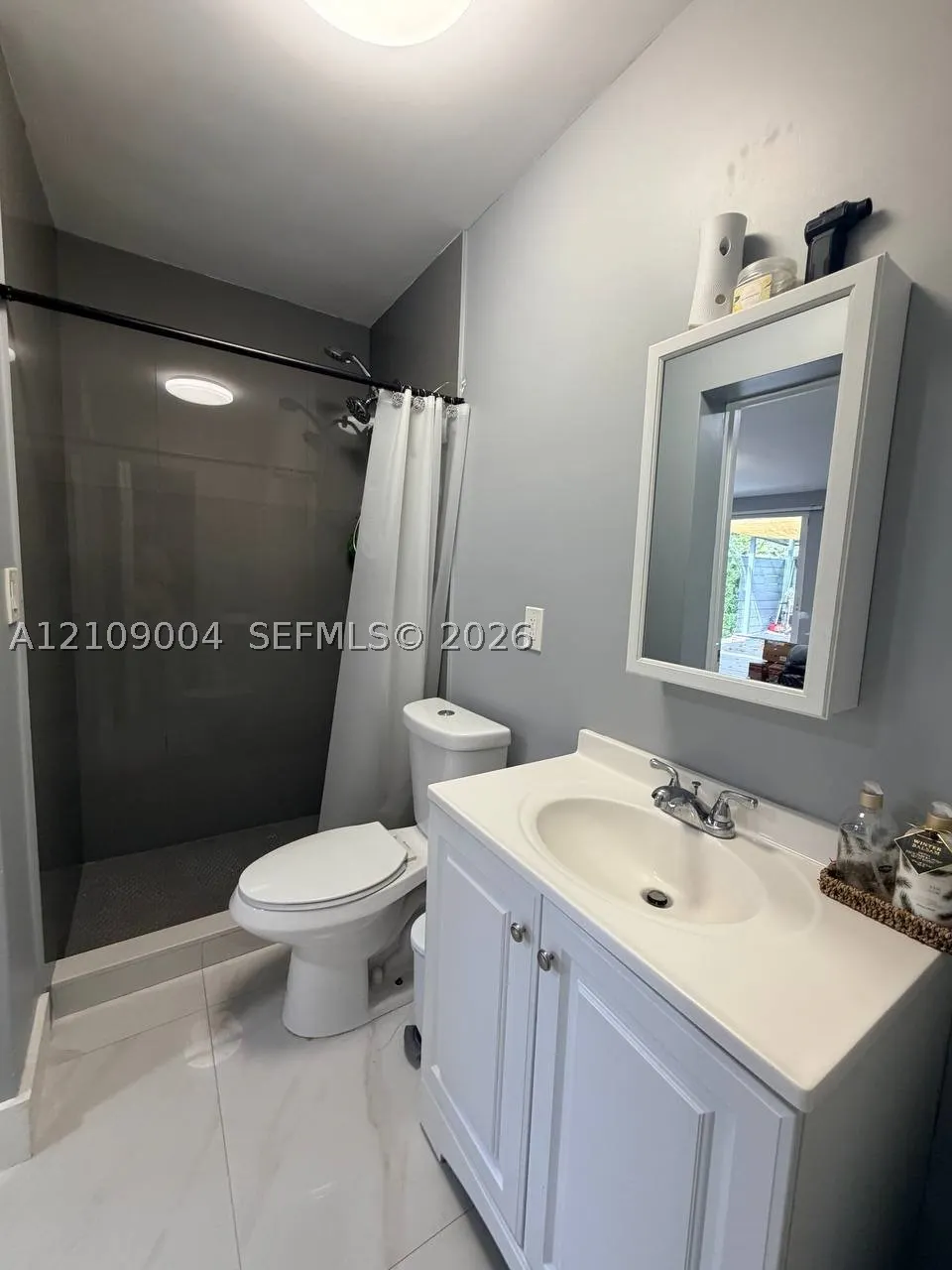 971 W 80th Pl