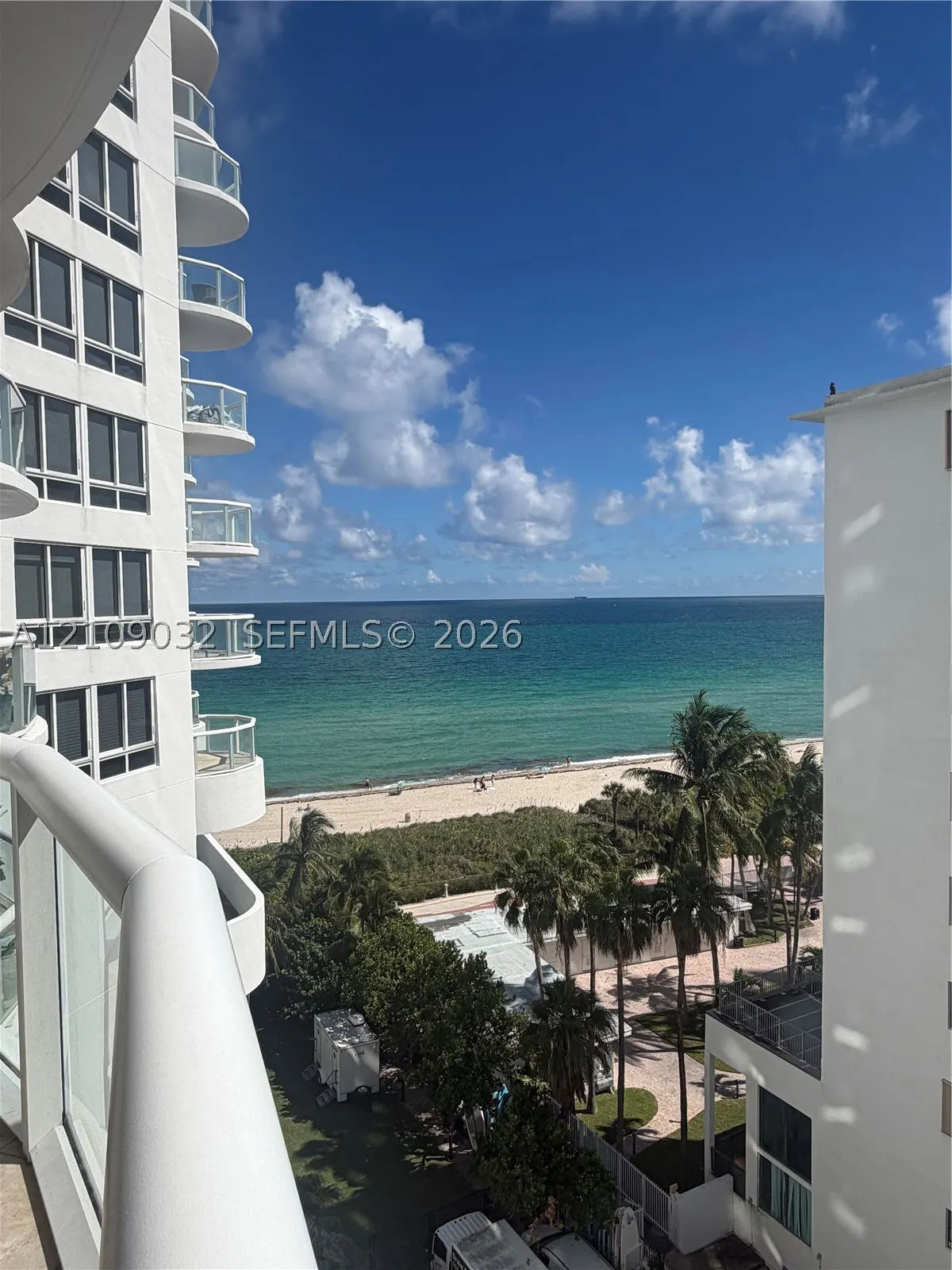 6365 Collins Ave #906