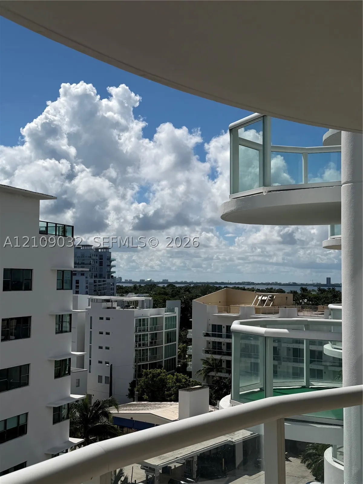 6365 Collins Ave #906