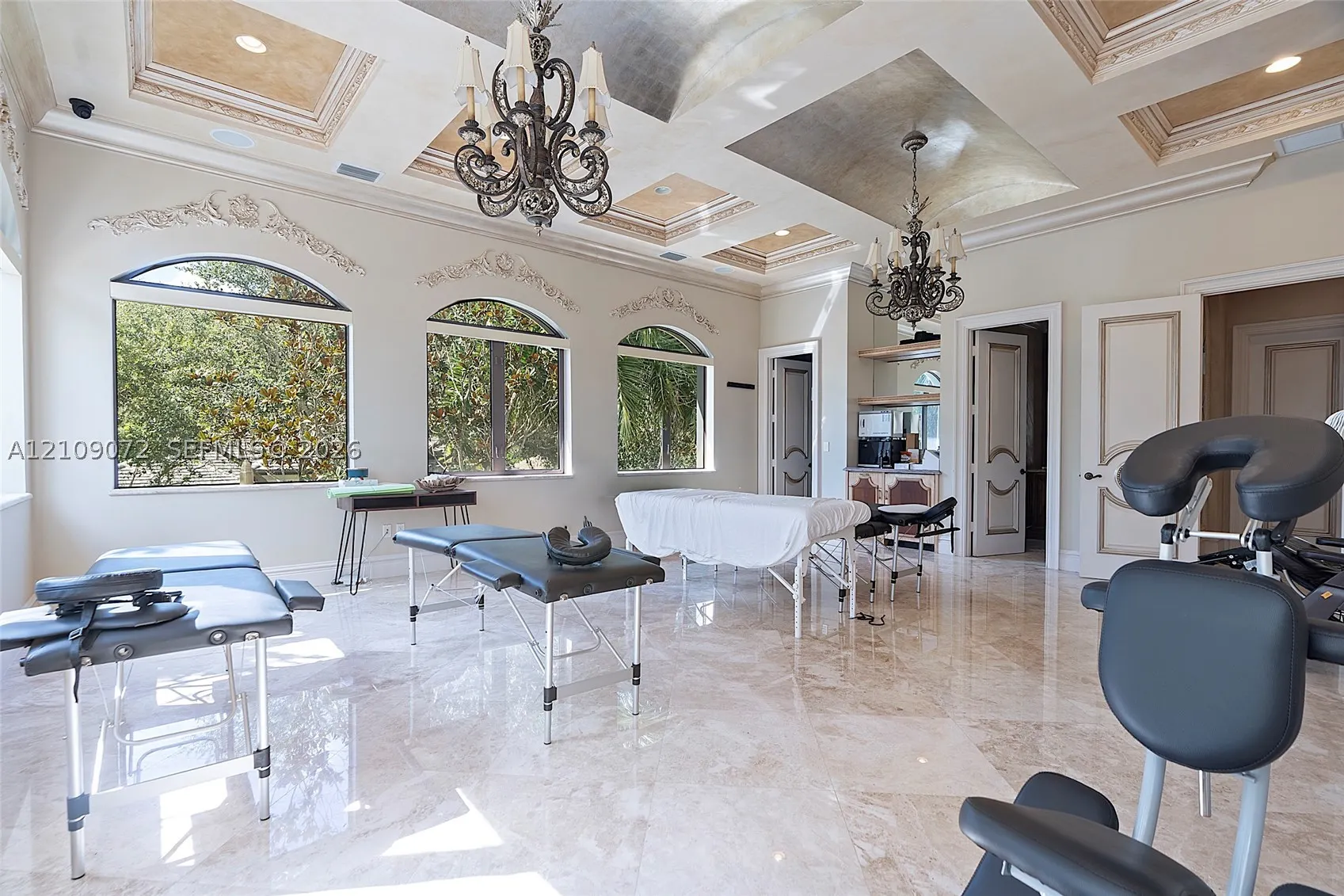3600 Estate Oak Cir