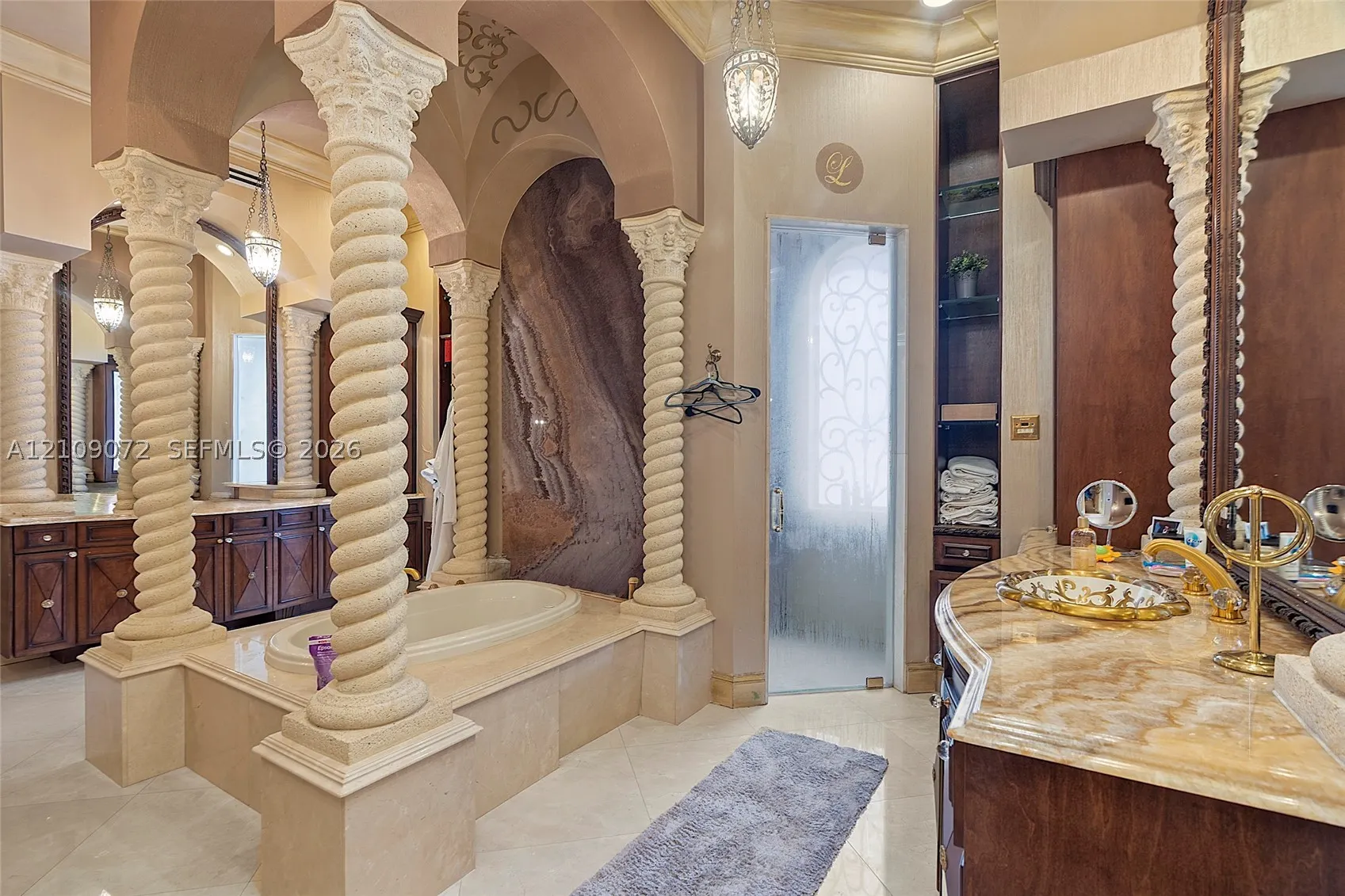 3600 Estate Oak Cir