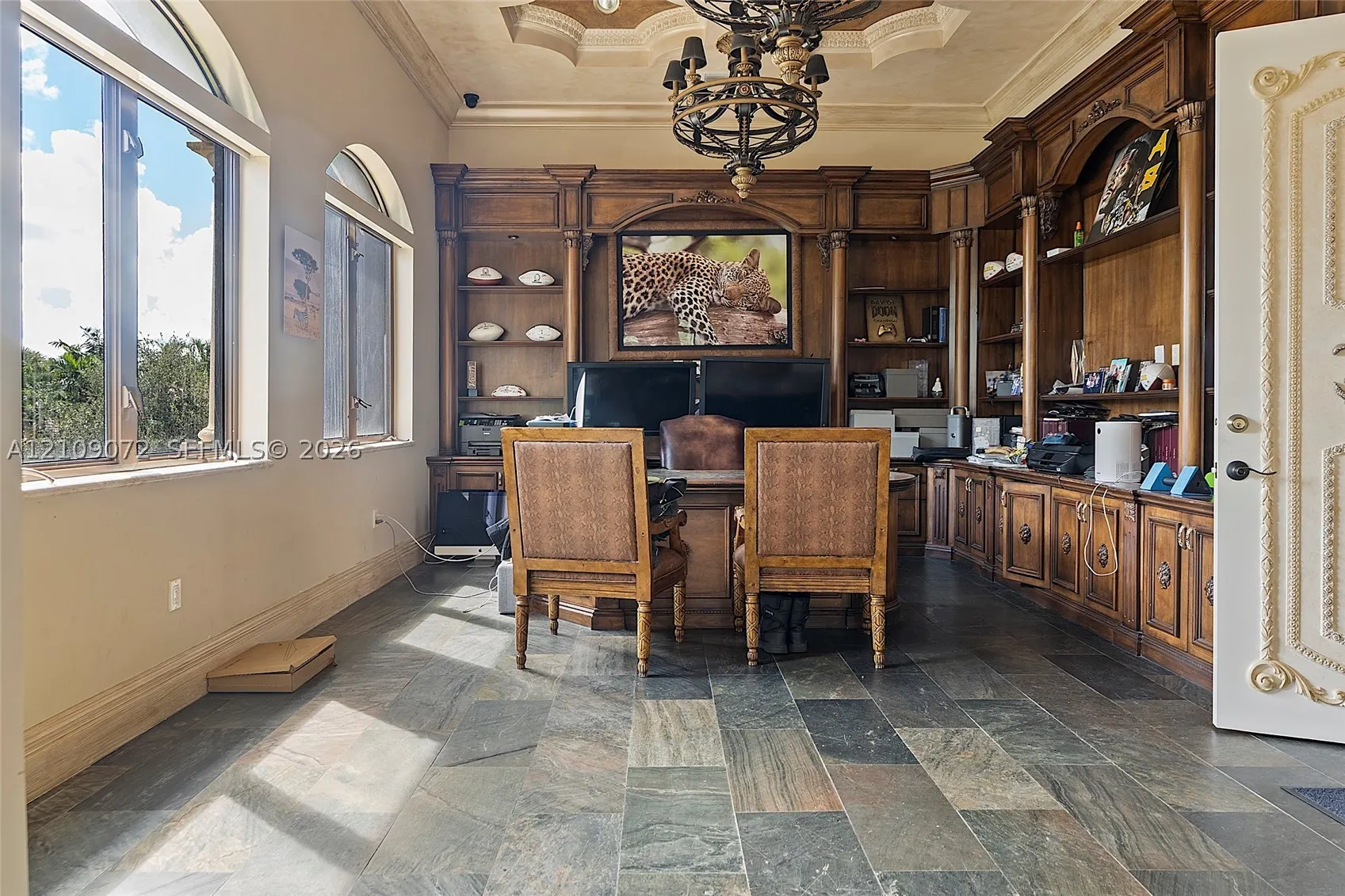3600 Estate Oak Cir