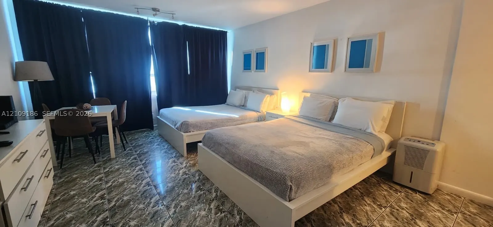 5445 Collins Ave #1408