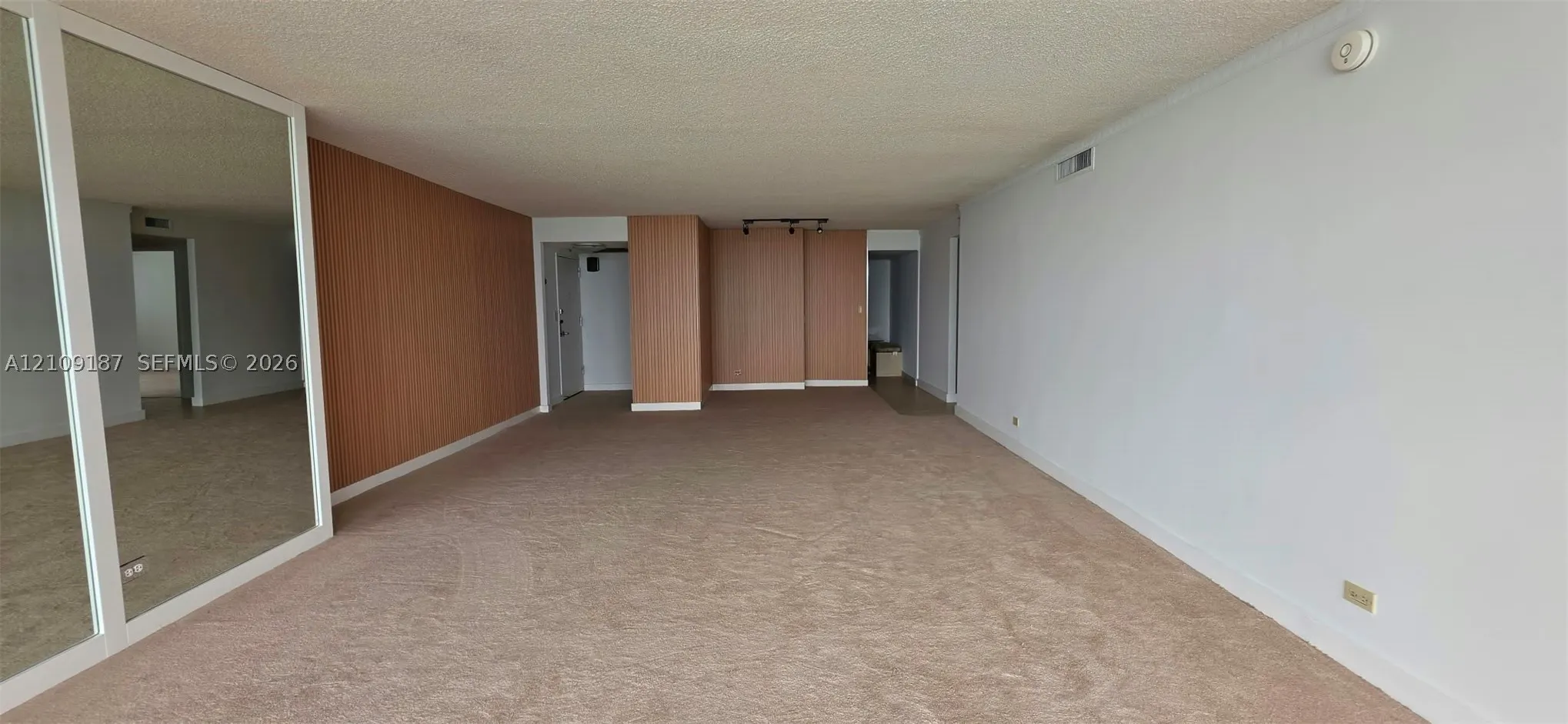 6039 Collins Ave #1625