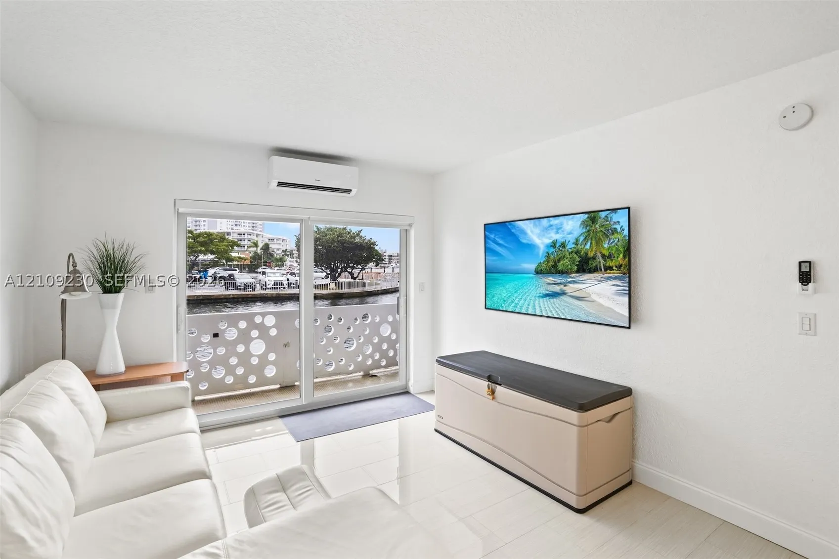 2500 Diana Dr #104