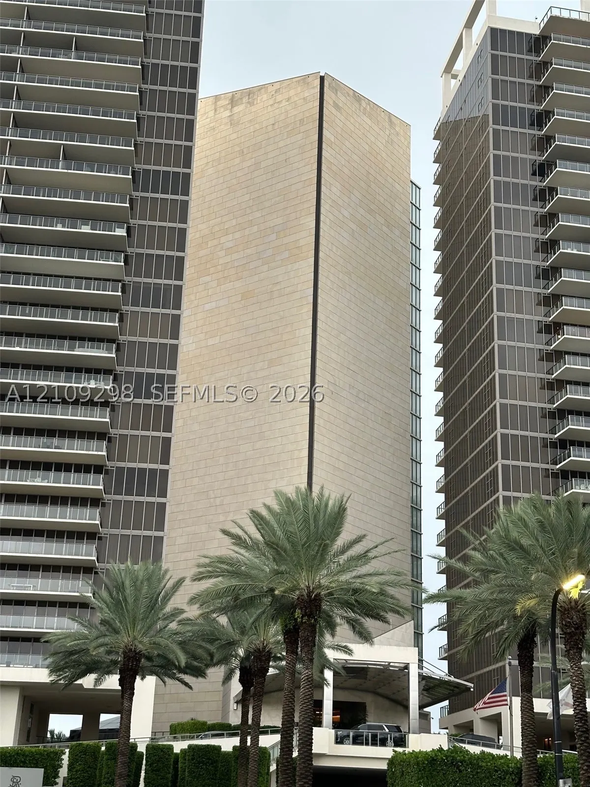 9703 Collins Ave #400