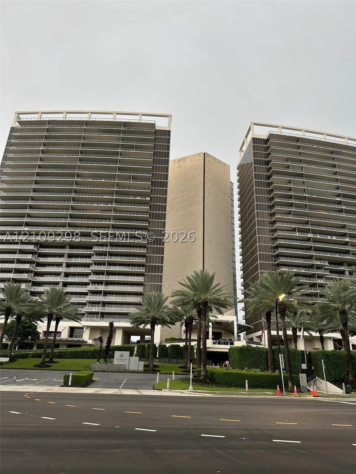9703 Collins Ave #400
