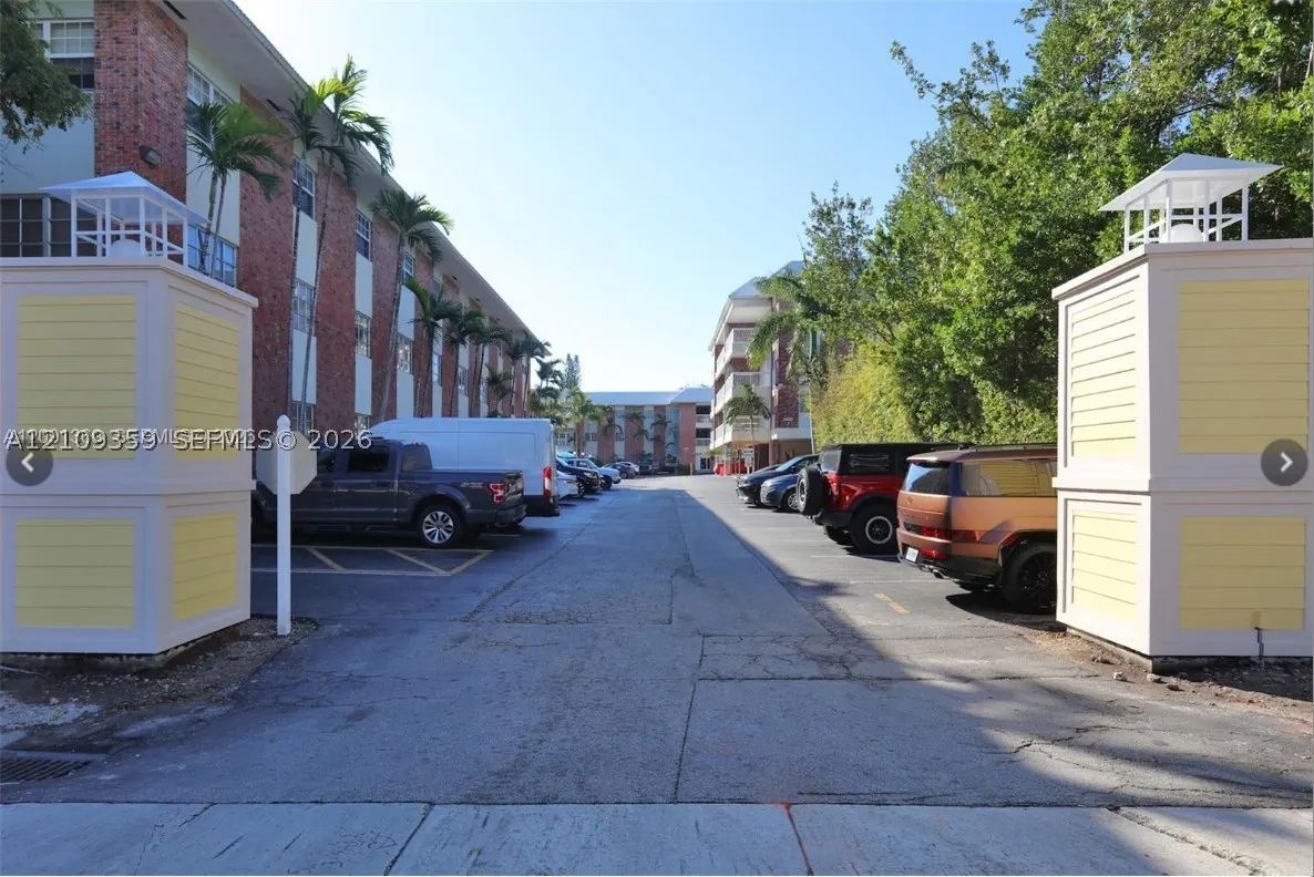 2426 SE 17th Cswy #103A