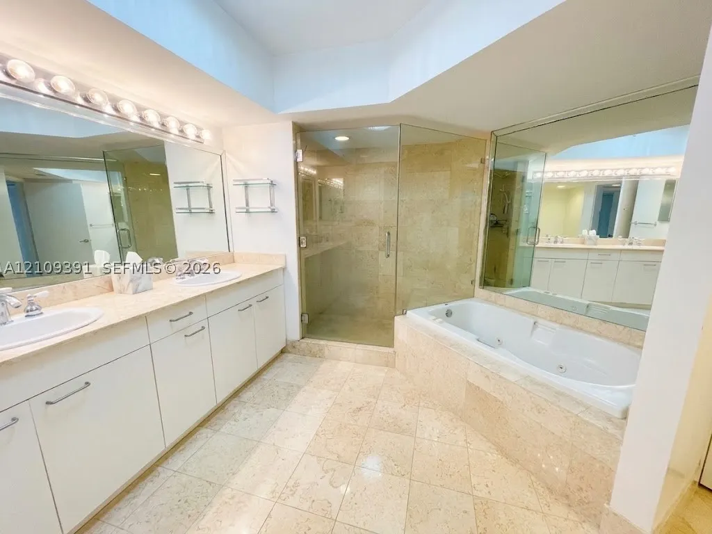 21055 Yacht Club Dr #2708