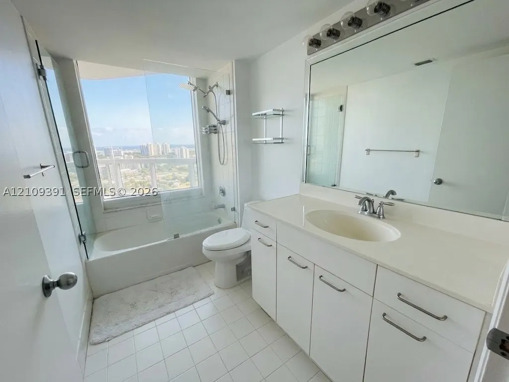 21055 Yacht Club Dr #2708