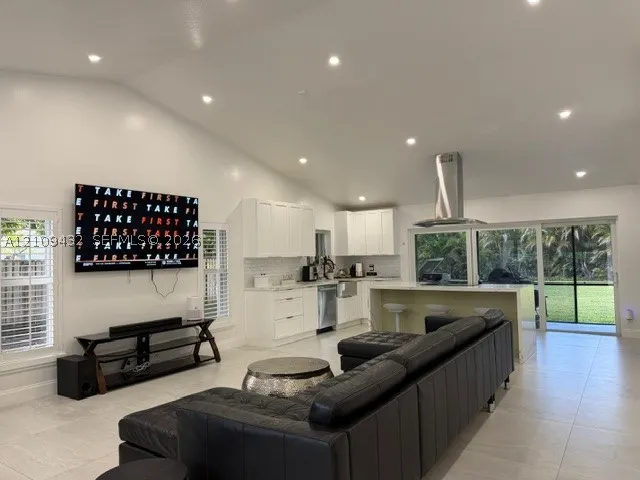254 NW 107th Ter