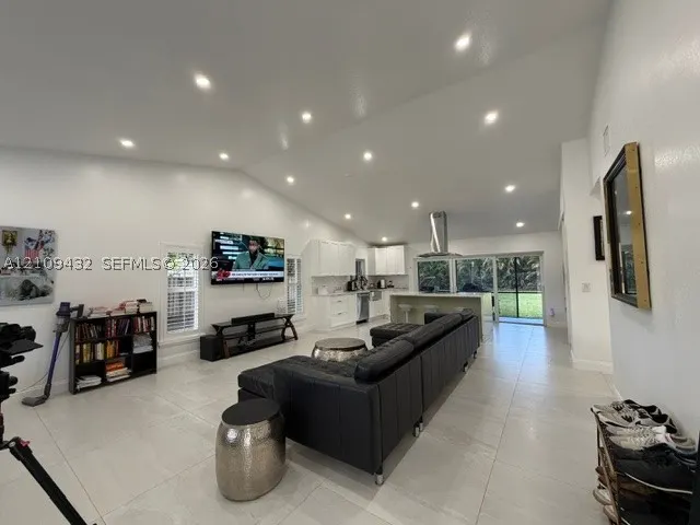 254 NW 107th Ter