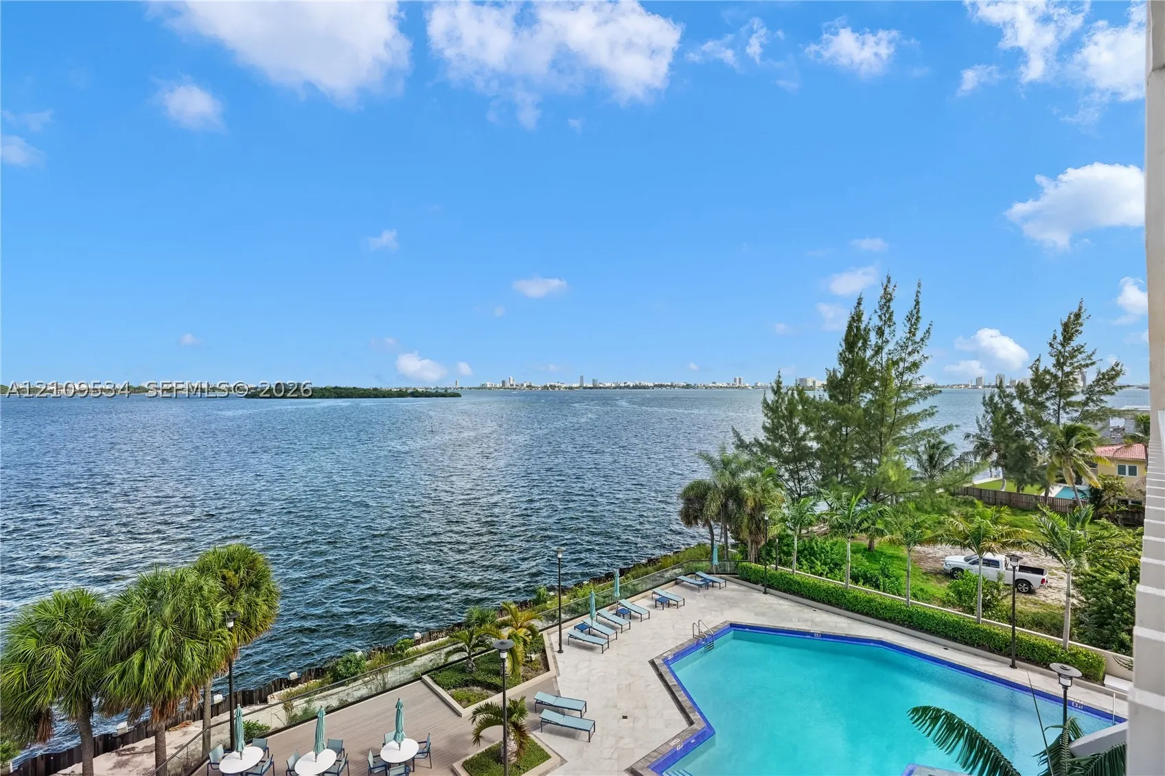 11113 Biscayne Blvd #458