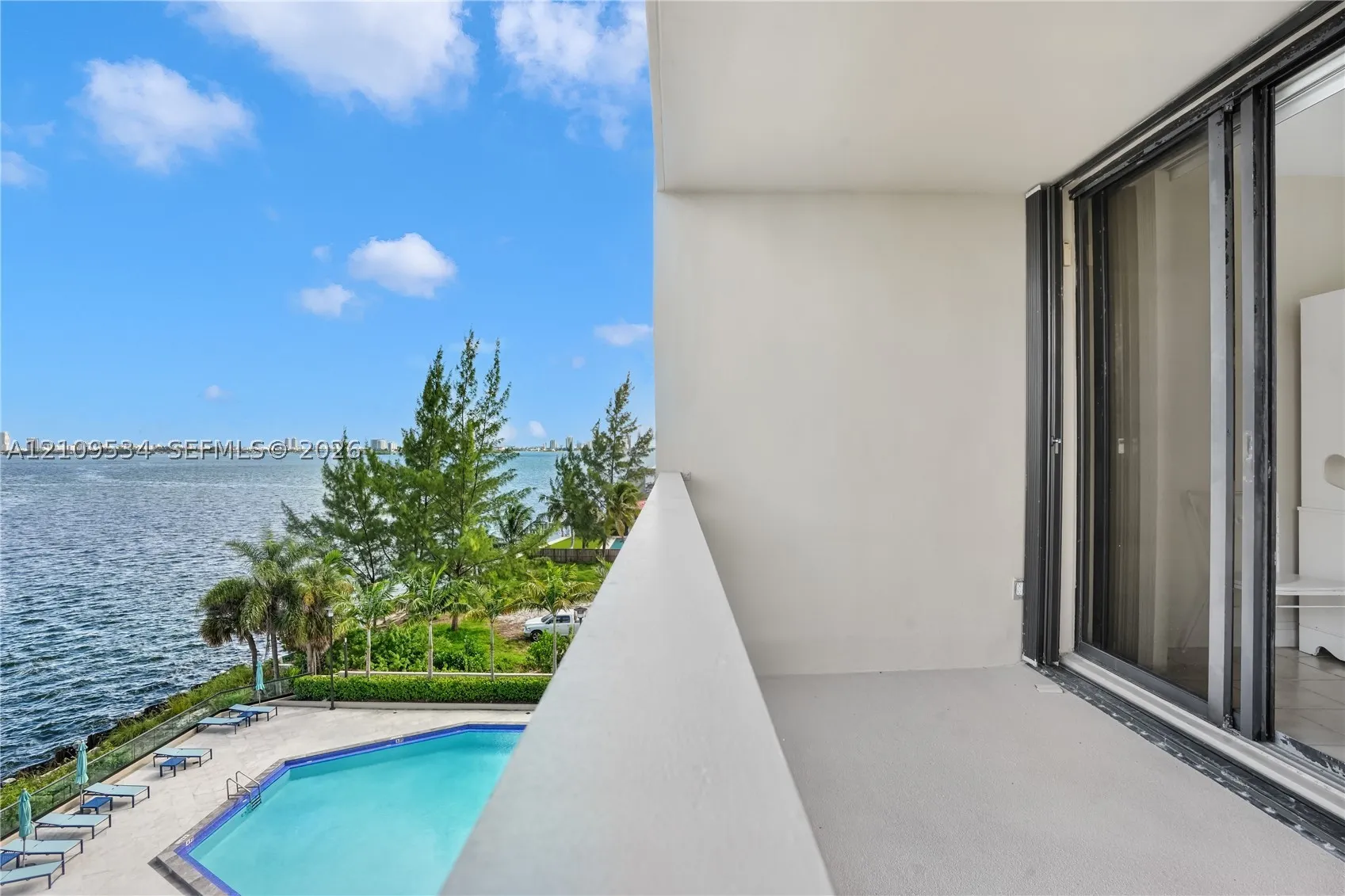 11113 Biscayne Blvd #458