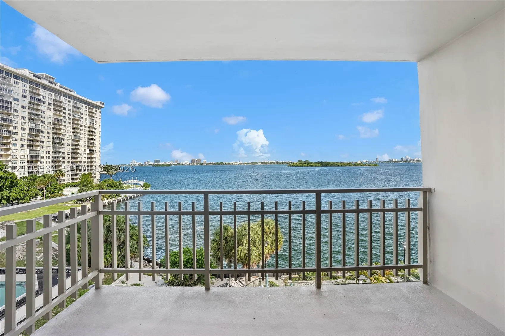11113 Biscayne Blvd #458