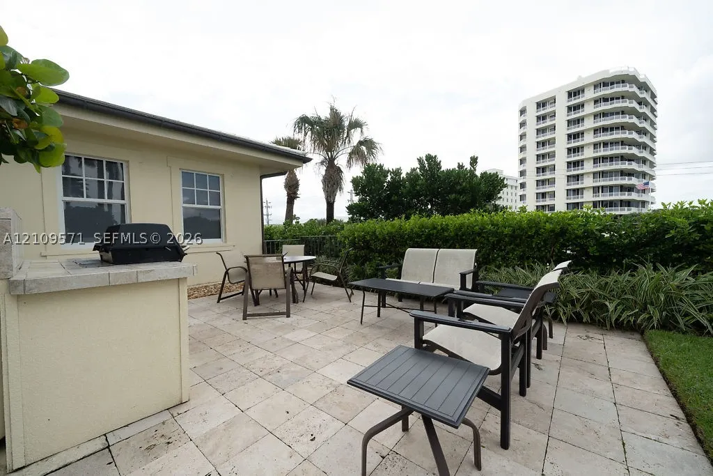 400 Beach Rd #201