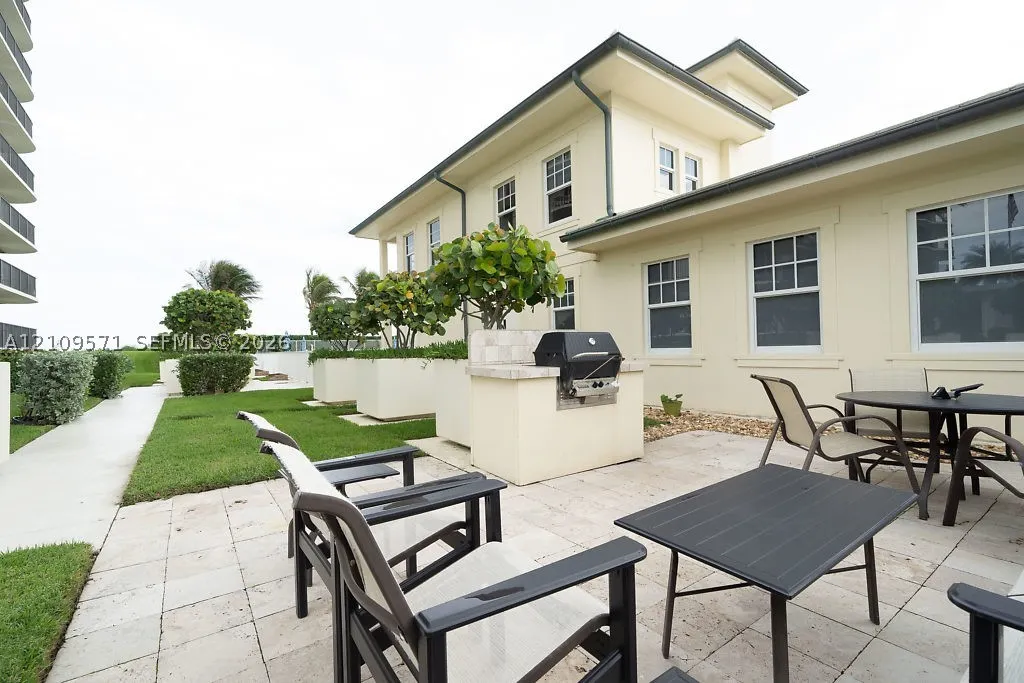 400 Beach Rd #201