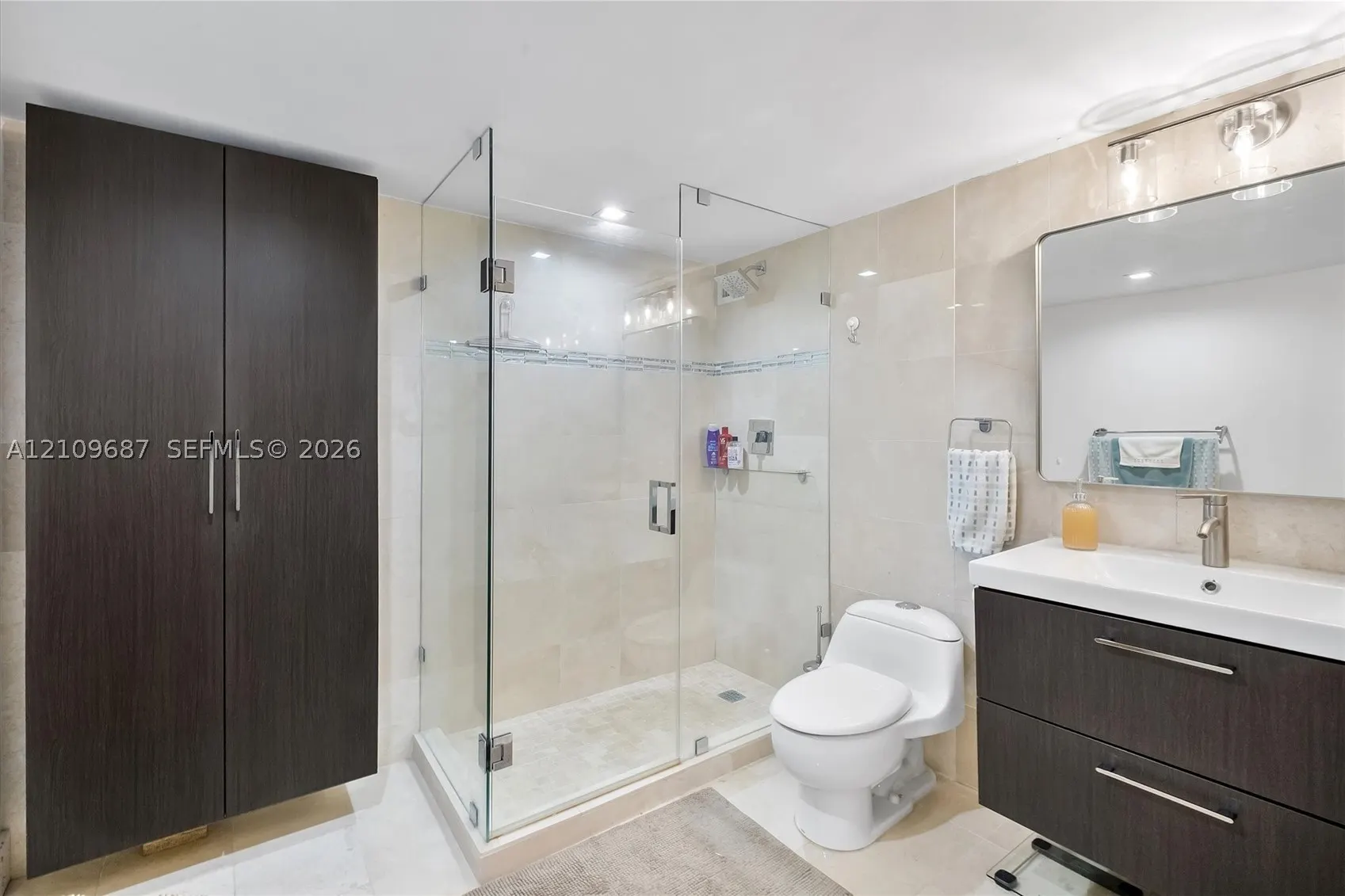 5555 Collins Ave #5C