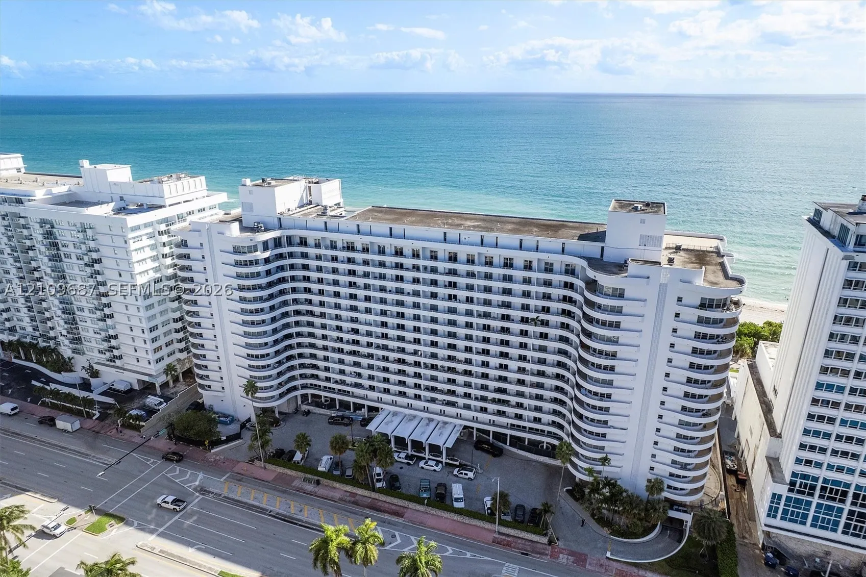 5555 Collins Ave #5C