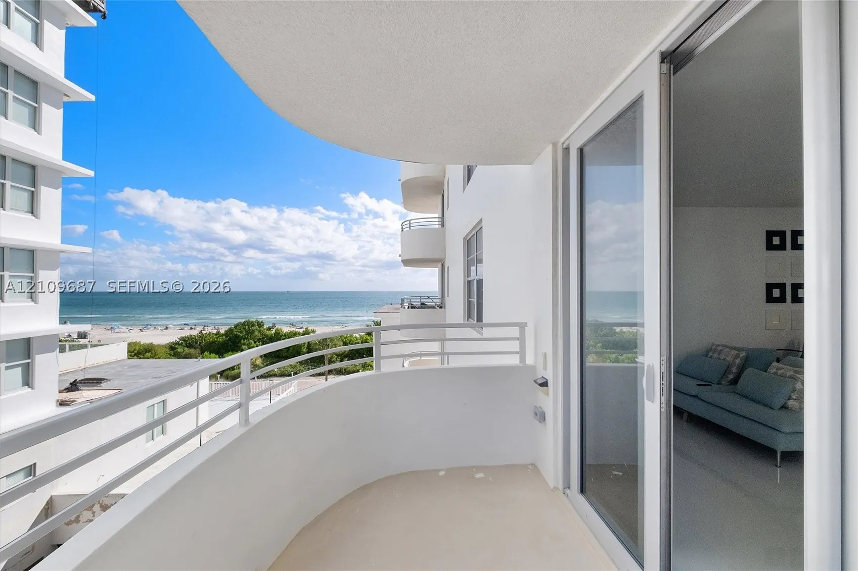 5555 Collins Ave #5C