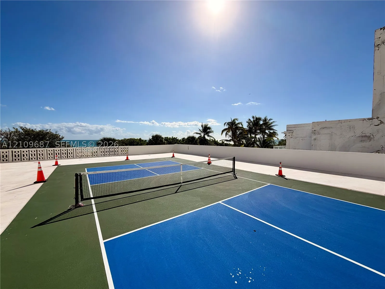 5555 Collins Ave #5C