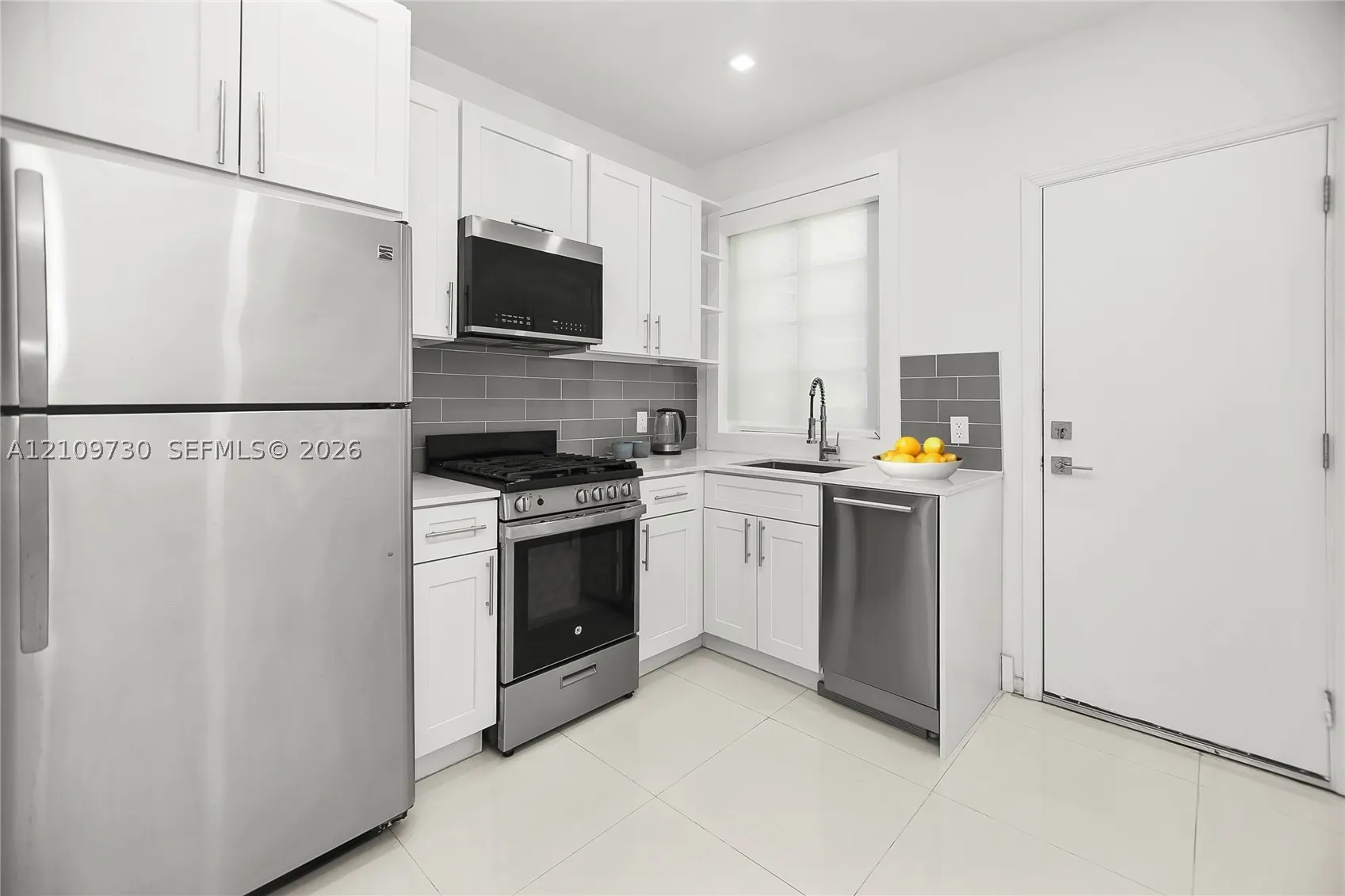 733 Michigan Ave #8