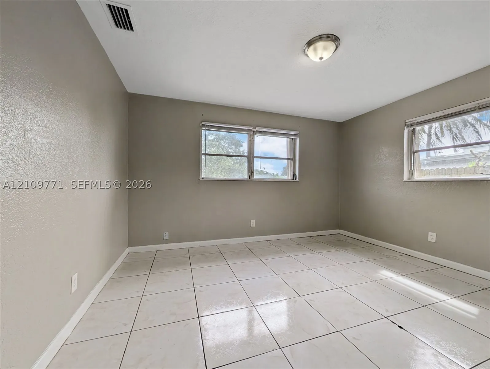409 NW 18th Ave