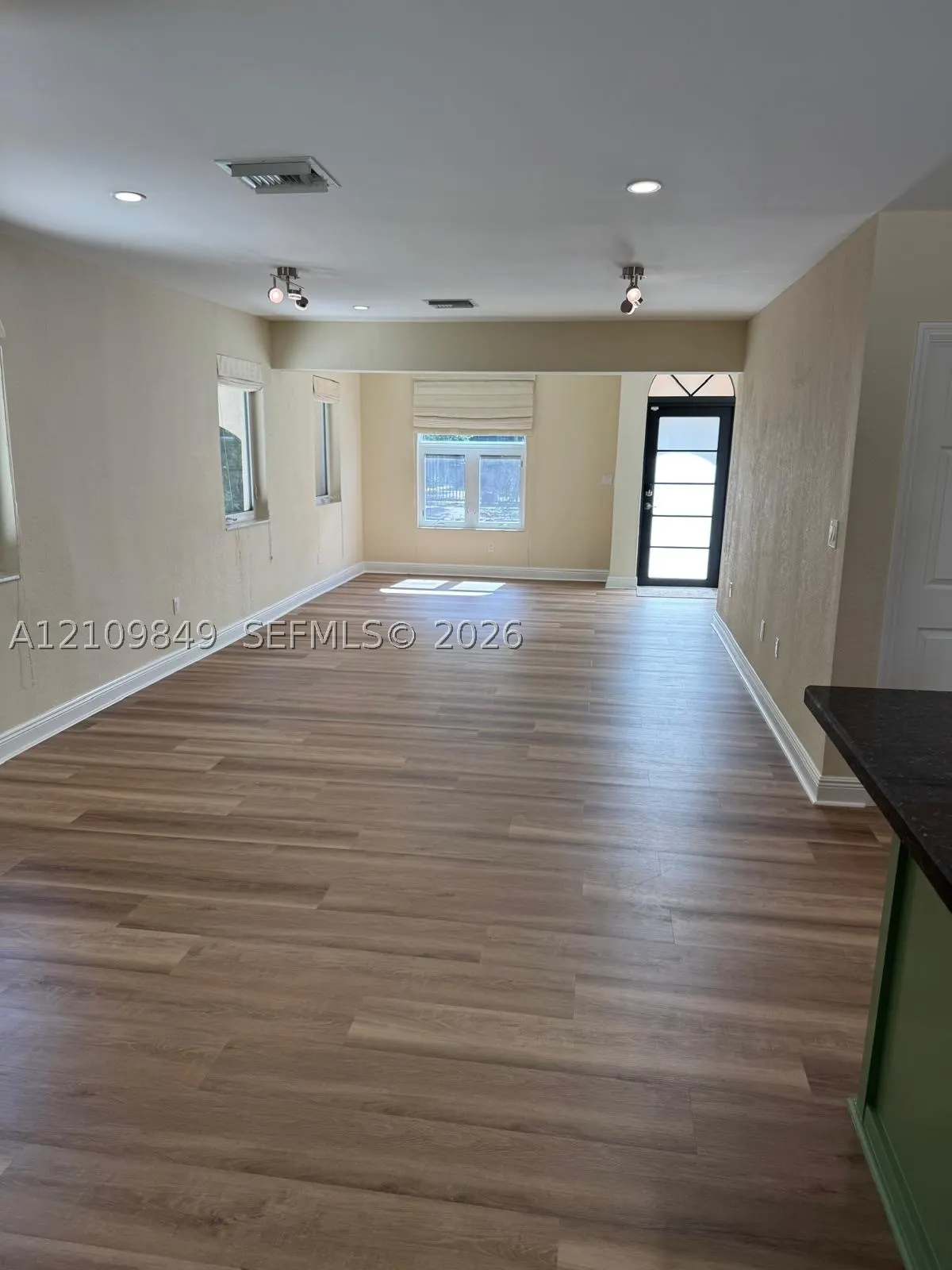 2319 Swanson Ave
