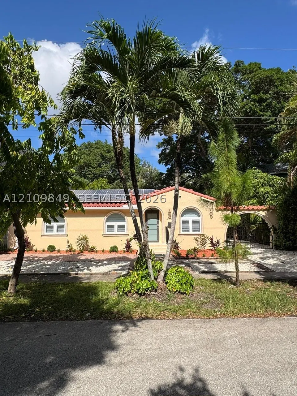 2319 Swanson Ave