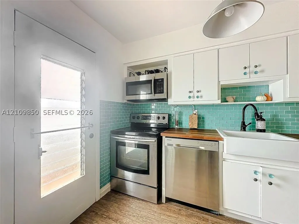 7133 Bay Dr #705