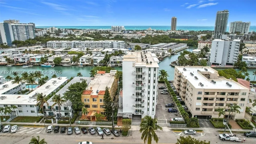 7133 Bay Dr #705