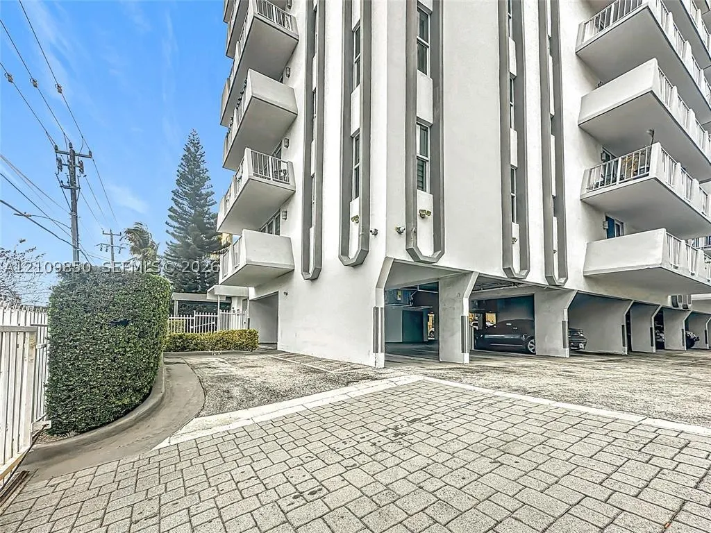 7133 Bay Dr #705