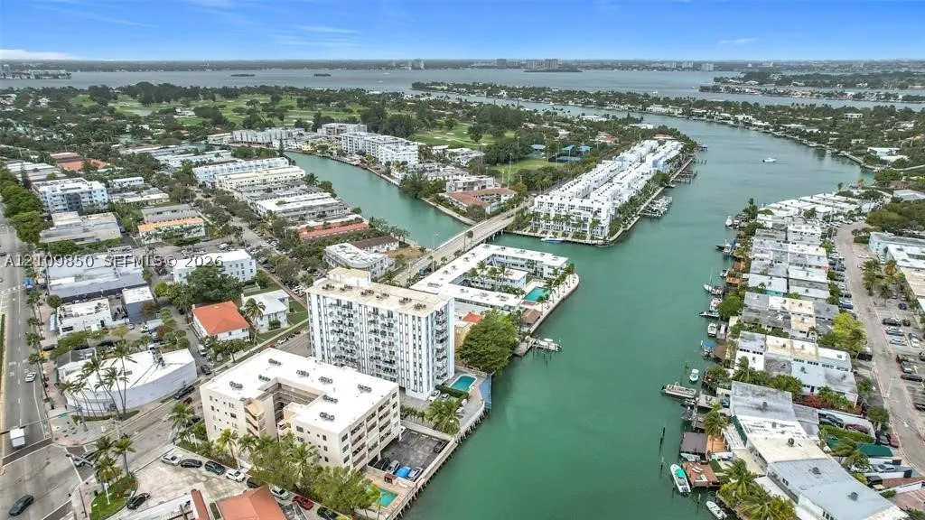 7133 Bay Dr #705