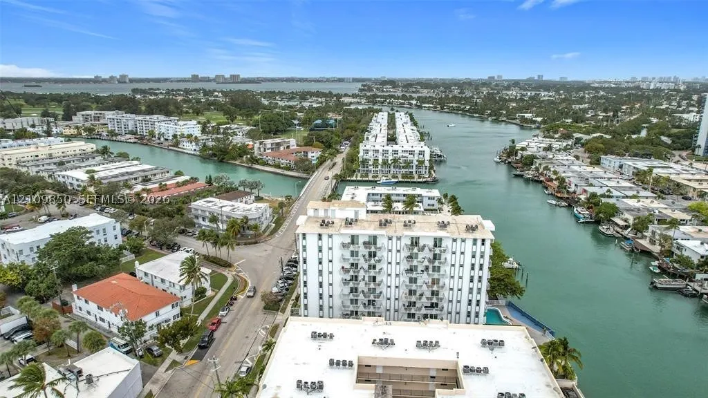 7133 Bay Dr #705