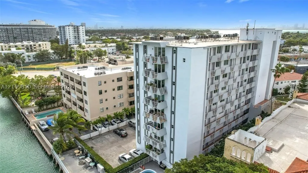 7133 Bay Dr #705