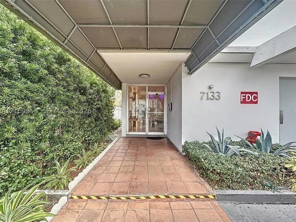 7133 Bay Dr #705