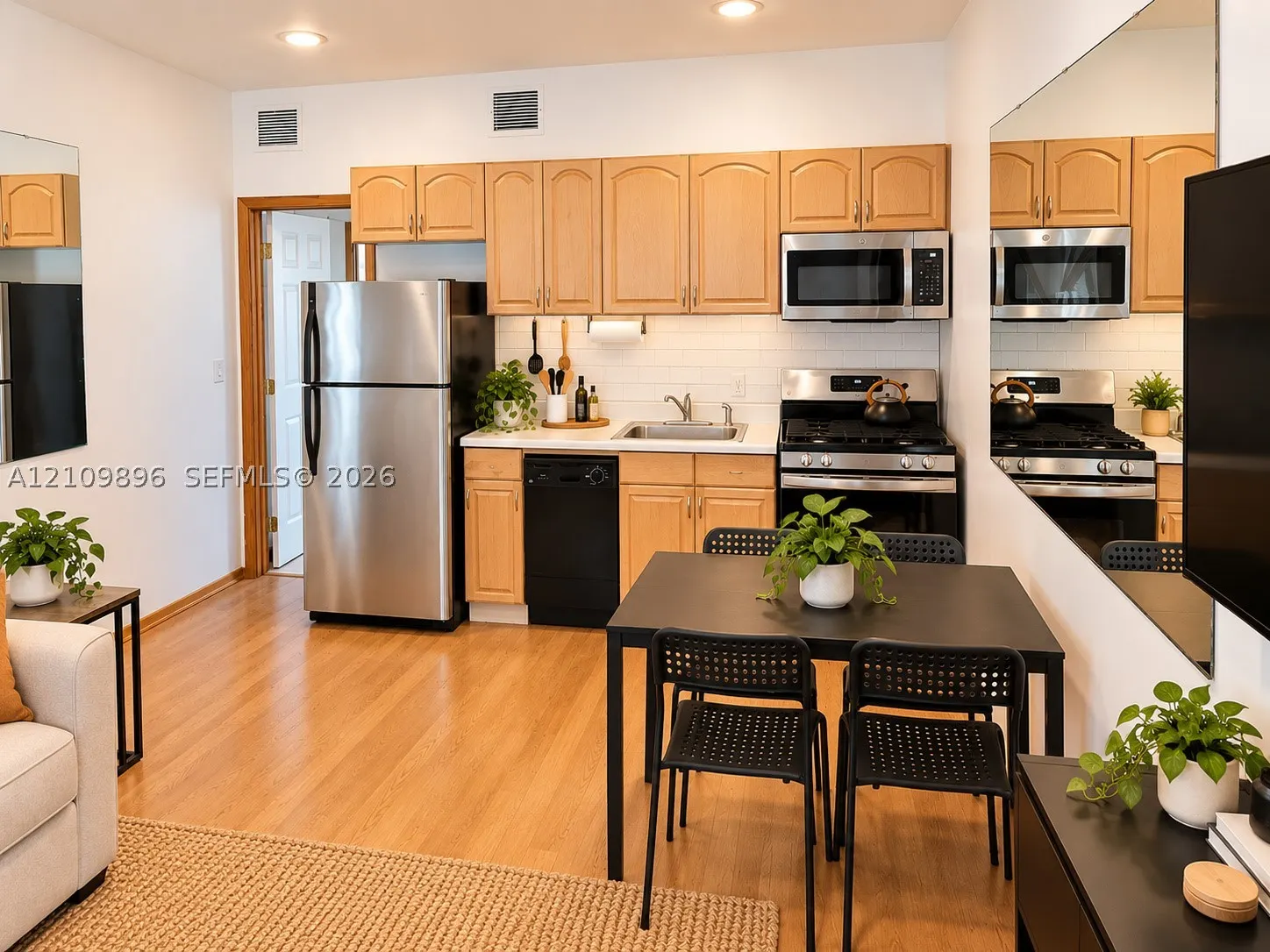 1840 James Ave #4