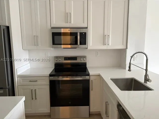 7900 Camino Cir #406