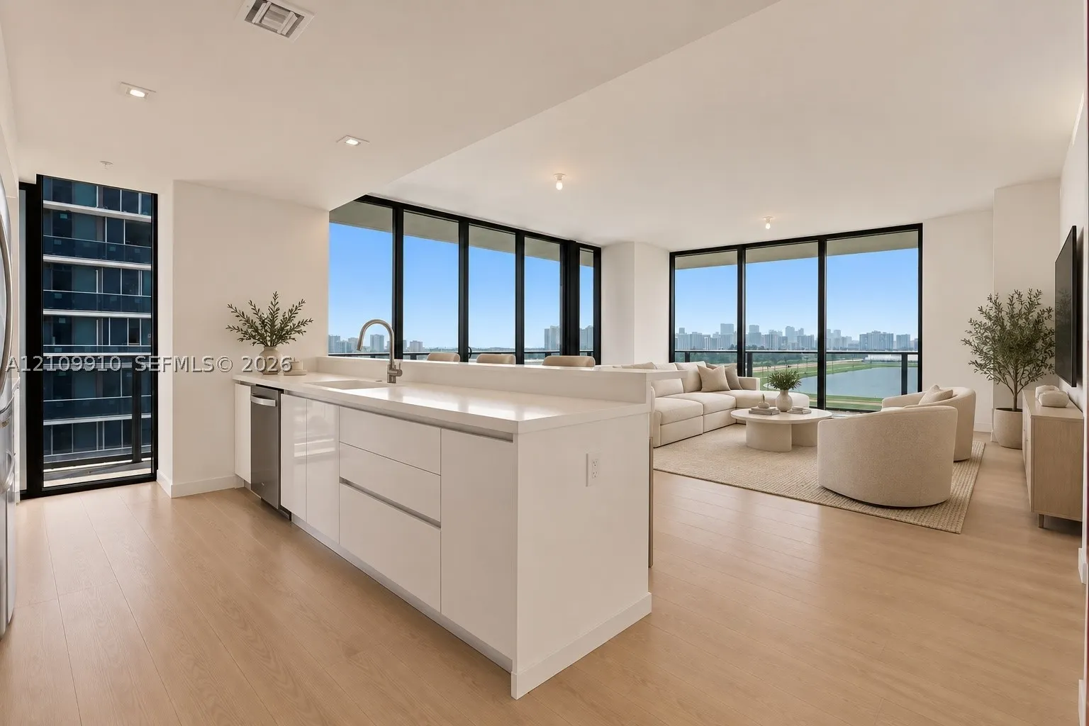 1170 E Hallandale Beach Blvd #908