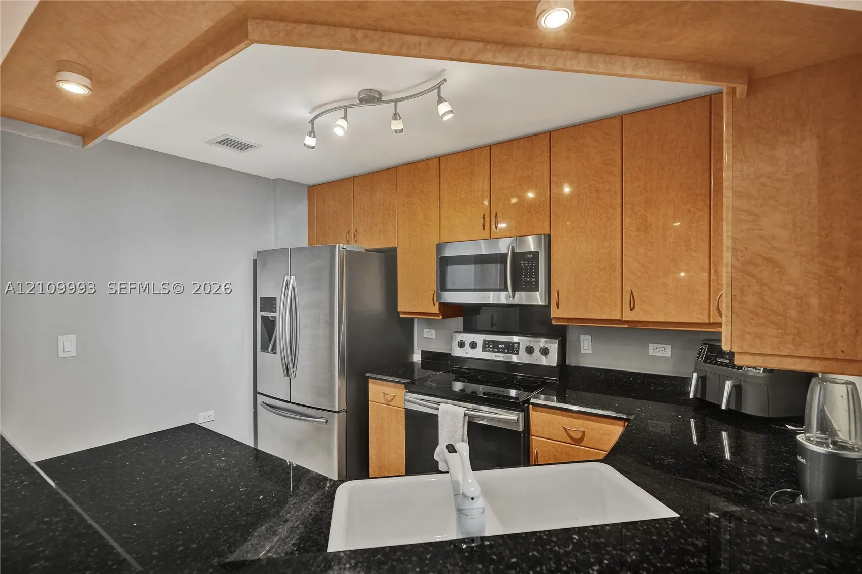 801 Brickell Key Blvd #808
